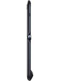 https://images.hindustantimes.com/productimages/htmobile4/P35159/images/Design/140133-v5-motorola-razr-5g-mobile-phone-large-3.jpg