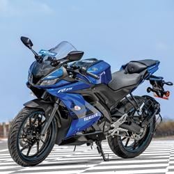 The third generation of the Yamaha YZF R15 looks terrific and, more importantly (and finally), it has a balanced overall design.
