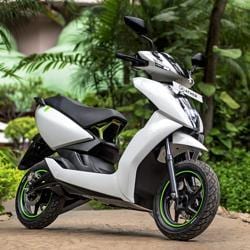 The Ather 450 (and the 340) has been designed as a competitor to a conventional scooter – not an experimental alternative.