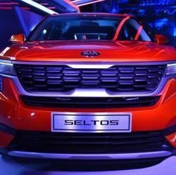 KIA Seltos will be priced between Rs 9.69 lakh and Rs 15.9 lakh. KIA Seltos will be priced between Rs 9.69 lakh and Rs 15.9 lakh.