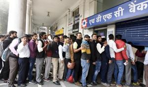 A senior official of the Reserve Bank of India (RBI) said the problem was mostly because of hoarding of notes by individuals and retailers.(Sonu Mehta/ HT photo) A senior official of the Reserve Bank of India (RBI) said the problem was mostly because of hoarding of notes by individuals and retailers.(Sonu Mehta/ HT photo)