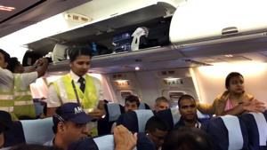 Minutes before the take-off, passengers learnt that the aircraft was waiting because some passengers were running late.(Screengrab) Minutes before the take-off, passengers learnt that the aircraft was waiting because some passengers were running late.(Screengrab)