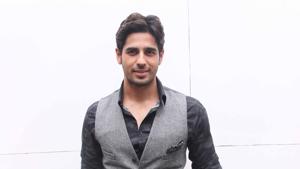 Actor Sidharth Malhotra has no regrets about the films that didn’t do well, says he’d rather focus on living in the moment.(Yogen Shah) Actor Sidharth Malhotra has no regrets about the films that didn’t do well, says he’d rather focus on living in the moment.(Yogen Shah)