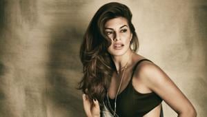 Actor Jacqueline Fernandez is reportedly being approached to perform at award shows.(HT Photo) Actor Jacqueline Fernandez is reportedly being approached to perform at award shows.(HT Photo)