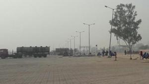 Integrated Check Post (ICP) on Attari border wears a deserted look, not even a single truck came from across the border on Thursday.(HT Photo) Integrated Check Post (ICP) on Attari border wears a deserted look, not even a single truck came from across the border on Thursday.(HT Photo)