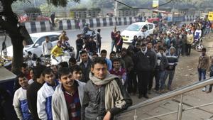 Most residents of Delhi have been regularly using their free time to stand in queues outside banks and ATMs. For others, the fear of standing in long queues has led to a change in their lifestyle.(AP Photo) Most residents of Delhi have been regularly using their free time to stand in queues outside banks and ATMs. For others, the fear of standing in long queues has led to a change in their lifestyle.(AP Photo)