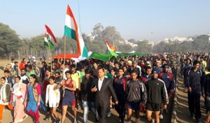 A marathon was organised from Indore’s Malharashram to the city’s Ahilya ashram area to mark the International Human Rights Day on Saturday.(Arun Mondhe/HT photo)