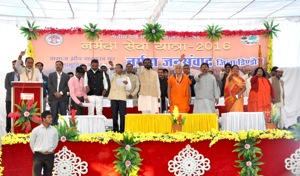 Chief minister Shivraj Singh Chouhan at a programme at Gada Sarai in Dindori district during Narmada Seva Yatra.