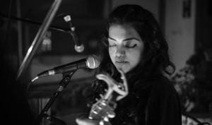 Singer Christabel Menezes performs at a home in Hauz Khas earlier this year. The evening was organised by House Concert Delhi, a group of young people who want to create intimate spaces for an attentive audience.(Courtesy: Reelflect) Singer Christabel Menezes performs at a home in Hauz Khas earlier this year. The evening was organised by House Concert Delhi, a group of young people who want to create intimate spaces for an attentive audience.(Courtesy: Reelflect)