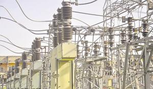 All the three state-­run electricity distribution companies (discoms) are running in loss.(HT file photo)