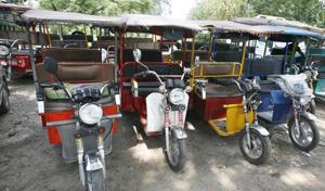 There are over one lakh e-rickshaws in Delhi, of which only 19,000 are registered. There are no legal charging points for the e-rickshaws.(Arun Sharma/HT Photo) There are over one lakh e-rickshaws in Delhi, of which only 19,000 are registered. There are no legal charging points for the e-rickshaws.(Arun Sharma/HT Photo)