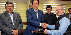 From left: IT minister Ravi Shankar Prasad, Cisco India president Dinesh Malkani and CERTIn directorgeneral Sanjay Bahl exchanging documents in New Delhi on Wednesday(HT Photo) From left: IT minister Ravi Shankar Prasad, Cisco India president Dinesh Malkani and CERTIn directorgeneral Sanjay Bahl exchanging documents in New Delhi on Wednesday(HT Photo)