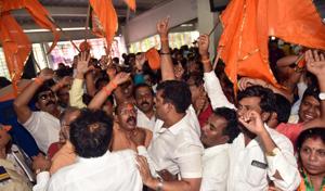 BJP and Shiv Sena supporters tussle during the inauguration of the Ram Mandir station on Thursday.(Pratham Gokhale/HT)