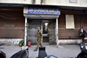The Enforcement Directorate raided the Jain Cooperative Bank at Daryaganj in Delhi, December 26, 2016. A senior government official said cooperative banks could become conduits for black money in the future.(Arun Sharma/HT Photo) The Enforcement Directorate raided the Jain Cooperative Bank at Daryaganj in Delhi, December 26, 2016. A senior government official said cooperative banks could become conduits for black money in the future.(Arun Sharma/HT Photo)