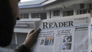 A man reading Srinagar-based English newspaper Kashmir Reader, which hit news stands on Wednesday after the government lifted about three months ban on the newspaper.(Waseem Andrabi/Hindustan Times) A man reading Srinagar-based English newspaper Kashmir Reader, which hit news stands on Wednesday after the government lifted about three months ban on the newspaper.(Waseem Andrabi/Hindustan Times)