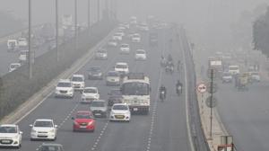 Commuters reported an average delay of 15-20 minutes in reaching their destinations.(Parveen Kumar/HT Photo) Commuters reported an average delay of 15-20 minutes in reaching their destinations.(Parveen Kumar/HT Photo)