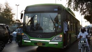 The Delhi government had announced that it will cut fares of DTC buses in January to popularist public transport and curb pollution in the winter month.(Sonu Mehta/HT Photo) The Delhi government had announced that it will cut fares of DTC buses in January to popularist public transport and curb pollution in the winter month.(Sonu Mehta/HT Photo)