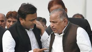 SP supremo Mulayam Singh Yadav and UP chief minister Akhilesh Yadav during a function in Lucknow on December 1, 2016.(PTI File Photo) SP supremo Mulayam Singh Yadav and UP chief minister Akhilesh Yadav during a function in Lucknow on December 1, 2016.(PTI File Photo)