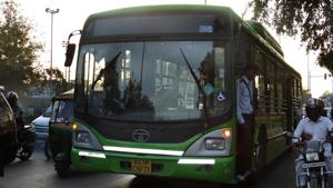 The Delhi government had announced to slash DTC fares by 75 per cent to promote public transport and curb pollution.(HT Photo) The Delhi government had announced to slash DTC fares by 75 per cent to promote public transport and curb pollution.(HT Photo)