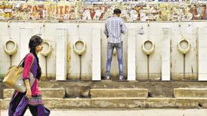 Gurgaon has only 39 public toilets for a population of nearly 10 lakh.(HT File) Gurgaon has only 39 public toilets for a population of nearly 10 lakh.(HT File)