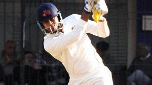 Shreyas Iyer slammed 82 and helped Mumbai reach 208/3 after the end of day 3 of the Ranji Trophy final against Gujarat in Indore.(PTI) Shreyas Iyer slammed 82 and helped Mumbai reach 208/3 after the end of day 3 of the Ranji Trophy final against Gujarat in Indore.(PTI)