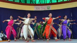 Aussie dance group performing in Varanasi on Sunday.(HT Photo) Aussie dance group performing in Varanasi on Sunday.(HT Photo)