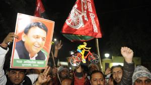 Akhilesh Yadav’s supporters celebrate outside the Samajwadi Party’s office in Lucknow after the Election Commission awarded him the party symbol.(Deepak Gupta/ HT Photo) Akhilesh Yadav’s supporters celebrate outside the Samajwadi Party’s office in Lucknow after the Election Commission awarded him the party symbol.(Deepak Gupta/ HT Photo)