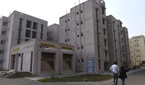 All of these flats were offered in the previous schemes but were later surrendered by allottees because of poor construction and infrastructure.(Sushil Kumar/HT Photo) All of these flats were offered in the previous schemes but were later surrendered by allottees because of poor construction and infrastructure.(Sushil Kumar/HT Photo)