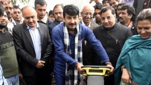 Delhi BJP president Manoj Tiwari had rejigged his team on January 15. The executive committee of the party’s Delhi unit was expanded during the exercise.(Sushil Kumar/HT PHOTO) Delhi BJP president Manoj Tiwari had rejigged his team on January 15. The executive committee of the party’s Delhi unit was expanded during the exercise.(Sushil Kumar/HT PHOTO)