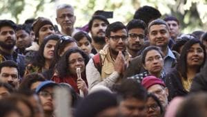 People listening to a session at the Jaipur Literature Fest 2017 in Jaipur on Thursday.(Saumya Khandelwal/HT Photo) People listening to a session at the Jaipur Literature Fest 2017 in Jaipur on Thursday.(Saumya Khandelwal/HT Photo)