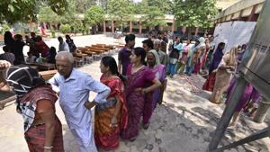 An election commission official said that after considering all factors an appropriate formula will be worked out to determine an upper spending cap for candidates contesting the municipal elections.(Arun Sharma/HT photo) An election commission official said that after considering all factors an appropriate formula will be worked out to determine an upper spending cap for candidates contesting the municipal elections.(Arun Sharma/HT photo)