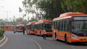 According to the plan, from January, Delhiites were to get a flat fare of Rs 5 in non-AC DTC and cluster buses and Rs 10 for AC buses.(HT Photo) According to the plan, from January, Delhiites were to get a flat fare of Rs 5 in non-AC DTC and cluster buses and Rs 10 for AC buses.(HT Photo)