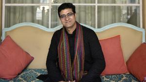 Poet-lyricist Prasoon Joshi poses for HT at the Jaipur Literature Fest 2017 in Jaipur.(Saumya Khandelwal/HT Photo) Poet-lyricist Prasoon Joshi poses for HT at the Jaipur Literature Fest 2017 in Jaipur.(Saumya Khandelwal/HT Photo)