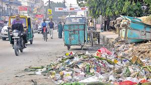 Garbage lying along roadside in Patna.(Representative image) Garbage lying along roadside in Patna.(Representative image)