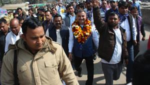BSP candidate for Noida Ravi Kant Mishra, along with his supporters, are visiting residential sectors and urban villages.(HT Photo) BSP candidate for Noida Ravi Kant Mishra, along with his supporters, are visiting residential sectors and urban villages.(HT Photo)
