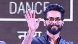 Actor Shahid Kapoor during the inauguration ceremony of the HT Kala Ghoda Arts Festival at Cross Maidan in Mumbai on Saturday.(Arijit Sen/HT) Actor Shahid Kapoor during the inauguration ceremony of the HT Kala Ghoda Arts Festival at Cross Maidan in Mumbai on Saturday.(Arijit Sen/HT)