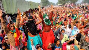 Women protesters at a dharna in Rohtak ‘s Jassia village on Sunday.(Manoj Dhaka/HT Photo) Women protesters at a dharna in Rohtak ‘s Jassia village on Sunday.(Manoj Dhaka/HT Photo)