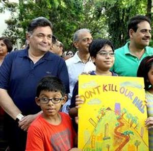 In 2015, the residents of Bandra, including celebrities such as Rishi Kapoor, had come together against the civic body’s decision of allowing hawkers in residential areas of Pali Hill.(File) In 2015, the residents of Bandra, including celebrities such as Rishi Kapoor, had come together against the civic body’s decision of allowing hawkers in residential areas of Pali Hill.(File)