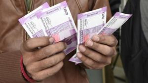 The top 15 national and regional political parties deposited Rs 167 crore during demonetisation, data accessed by HT has revealed.(Arvind Yadav/HT file for representation) The top 15 national and regional political parties deposited Rs 167 crore during demonetisation, data accessed by HT has revealed.(Arvind Yadav/HT file for representation)