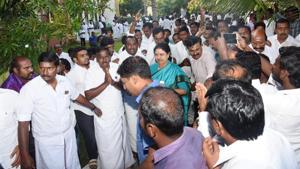 VK Sasikala is locked in an intense struggle for power over the ruling AIADMK party in Tamil Nadu with acting chief minister O Panneerselvam.(HT Photo) VK Sasikala is locked in an intense struggle for power over the ruling AIADMK party in Tamil Nadu with acting chief minister O Panneerselvam.(HT Photo)