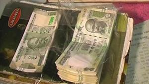 Delhi Police seized the fake notes from a gang allegedly associated with ISI.(HT File Photo) Delhi Police seized the fake notes from a gang allegedly associated with ISI.(HT File Photo)