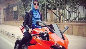22-year-old Roshni Misbah, popularly known as ‘hijabi-biker’, who defines her own style, is quickly acquiring a celebrity status in Delhi and on social media.(Facebook/Roshni Misbah)
