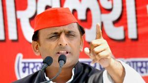 Uttar Pradesh Chief Minister Akhilesh Yadav at an election rally in Gorakhpur district on Feb 27.(PTI Photo) Uttar Pradesh Chief Minister Akhilesh Yadav at an election rally in Gorakhpur district on Feb 27.(PTI Photo)