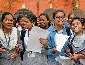 Students exchange notes and clear doubts instantly as they feel it saves time and is convenient.(HT File Photo) Students exchange notes and clear doubts instantly as they feel it saves time and is convenient.(HT File Photo)