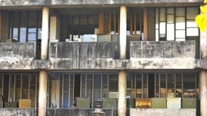 Dirty grey: The concrete facade is in dire need of a clean-up and repair.(Keshav Singh/Hindustan Times) Dirty grey: The concrete facade is in dire need of a clean-up and repair.(Keshav Singh/Hindustan Times)