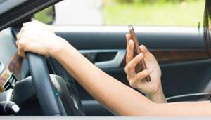 A study by IIT-B found that 60% of the 100 licensed drivers conversed on their mobile phones while driving, and about 16% responded to text messages.(For representation) A study by IIT-B found that 60% of the 100 licensed drivers conversed on their mobile phones while driving, and about 16% responded to text messages.(For representation)