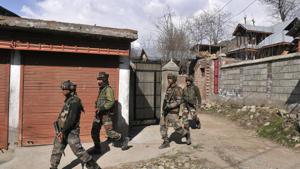 Soldiers near the site of encounter in south Kashmir’s Tral area.(Waseem Andrabi/HT Photo) Soldiers near the site of encounter in south Kashmir’s Tral area.(Waseem Andrabi/HT Photo)