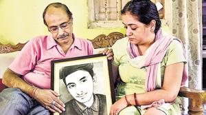 Aditya Sachdeva's parents at their residence in Gaya.(PTI/file photo) Aditya Sachdeva's parents at their residence in Gaya.(PTI/file photo)
