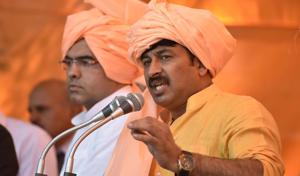 Delhi BJP president Manoj Tiwari announced on Tuesday that neither the sitting councillors nor their family members will be given party ticket for MCD polls.(Raj K Raj/HT Photo) Delhi BJP president Manoj Tiwari announced on Tuesday that neither the sitting councillors nor their family members will be given party ticket for MCD polls.(Raj K Raj/HT Photo)