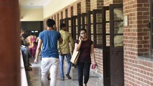 Delhi University had to return Rs 108 crore to the University Grants Commission because it was unable to spend it. The varsity still has more than Rs 151 crore remaining with it that has to be utilised by March 31.(Saumya Khandelwal/HT PHOTO) Delhi University had to return Rs 108 crore to the University Grants Commission because it was unable to spend it. The varsity still has more than Rs 151 crore remaining with it that has to be utilised by March 31.(Saumya Khandelwal/HT PHOTO)
